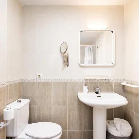 Home2book Sunny Coastal Getaway, Апартаменты *